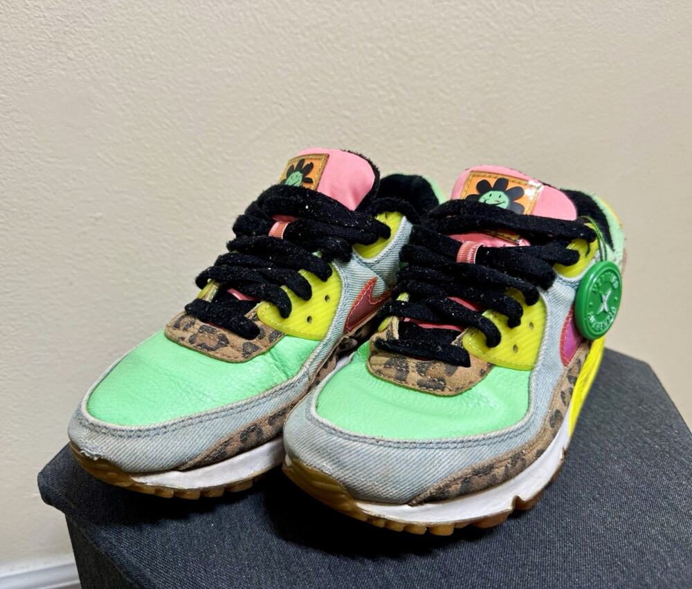 Nike Air Max 90 "Daisy" (Women's Size US 8.5 / EUR 40)